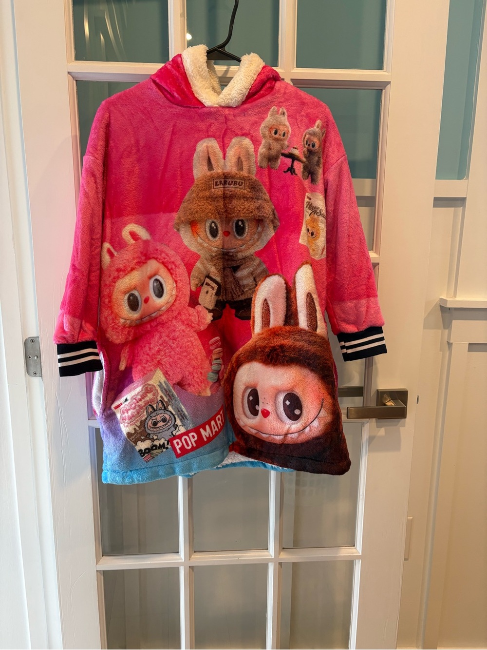 hoodie
- Pink Character Print